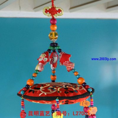 针尖上的星辰 云南民绣花绣片与流苏风铃的场域美学